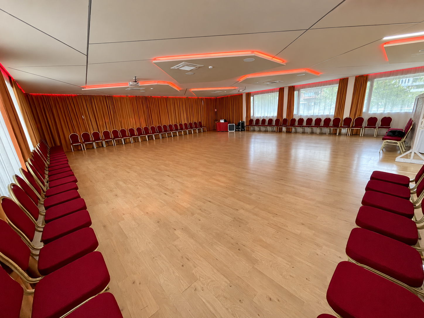 Sala da ballo del Brutia Tango Fest al BV President Hotel